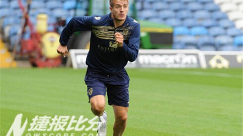 英冠第42轮：利兹联2-0德比郡，双后卫破门重返榜首