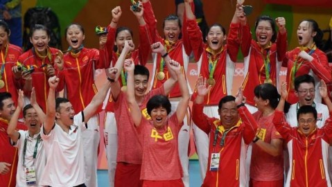 女排球员穿内裤吗？从规则禁令到球衣设计，揭秘赛场下的贴身装备真相