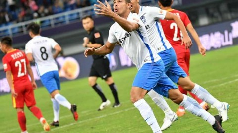 大学生球员逆袭中超！天津泰达“体教结合”的先行者与励志传奇