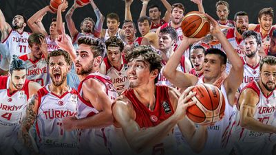 标题：土耳其新帅首秀大胜冰岛，世预赛格局改写