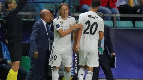 皇马欧超杯首秀落败，马竞4-2逆转捧杯