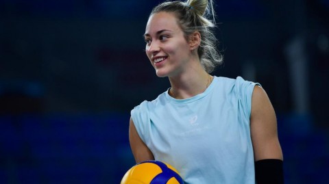 上海女排剑指半决赛：卢湾备战背后的板凳深考