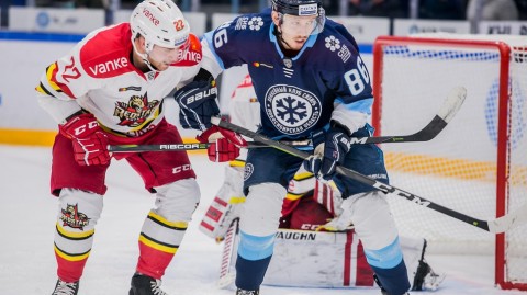 万科龙队客场点球惜败 顽强拼搏斩获宝贵一分