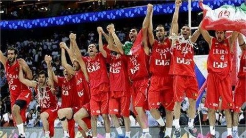 周琦22+8双塔合砍38分！2018斯杯中国男篮红队险胜突尼斯