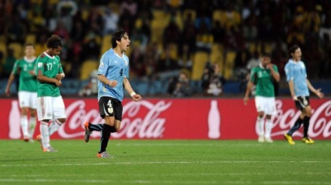 回顾2010年世界杯墨西哥黄金一代，从南非赛场到2026新征途