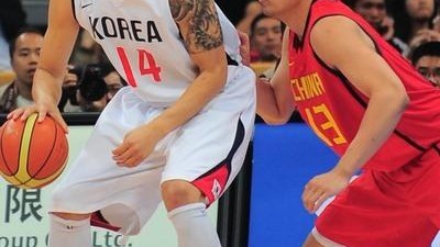 新帅郭士强首秀76-80惜败韩国，中国男篮主场遇世预赛开门黑