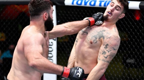 “斗牛犬”与新时代的碰撞：阿尔洛夫斯基迎战阿斯皮诺尔终极对决