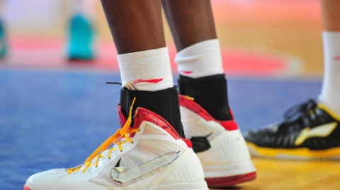 2026职业球员球鞋价格白皮书：从千万签名费到千亿收藏市场的全民消费解读